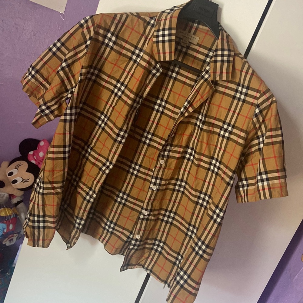 Ladies original Burberry shirt in excellent condition
